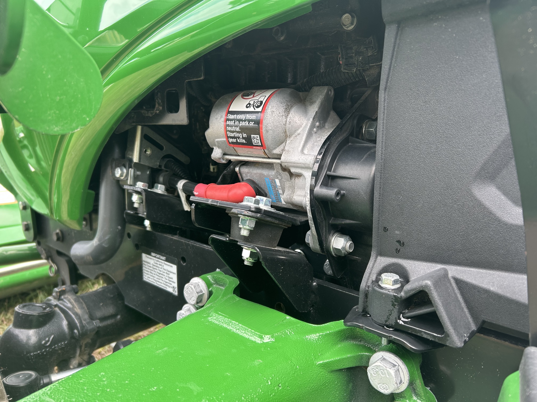 2024 John Deere 1025R thumbnail 5