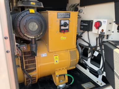 2021 Caterpillar XQ125 - 100 kW thumbnail 4