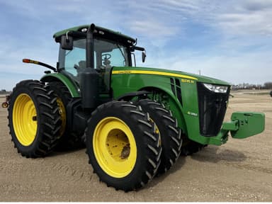 2011 John Deere 8235R thumbnail 2
