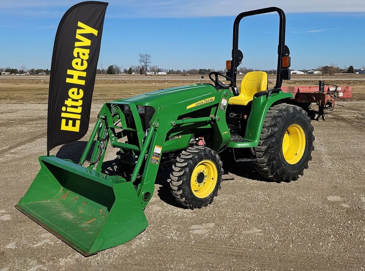 2016 John Deere 3038E MFWD - Image 1