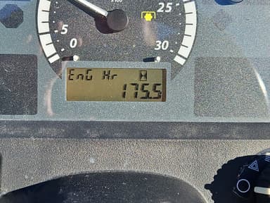 2016 John Deere 3038E MFWD thumbnail 8