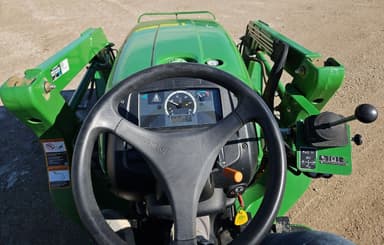 2016 John Deere 3038E MFWD thumbnail 9